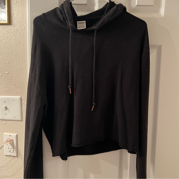 Victoria Secret pullover - Picture 1 of 4